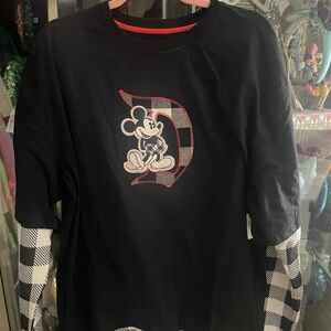 Mickey Mouse Disneyland long sleeve shirt size XL
